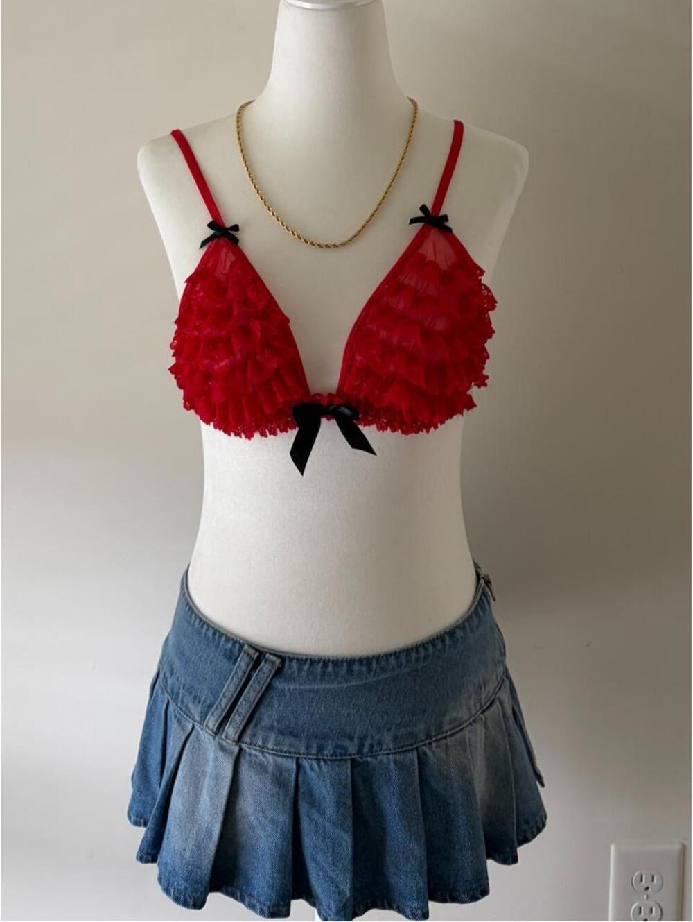 Y2K Vintage Frederick’s of Hollywood Red Ruffle Lace Bralette Top w/ Bows